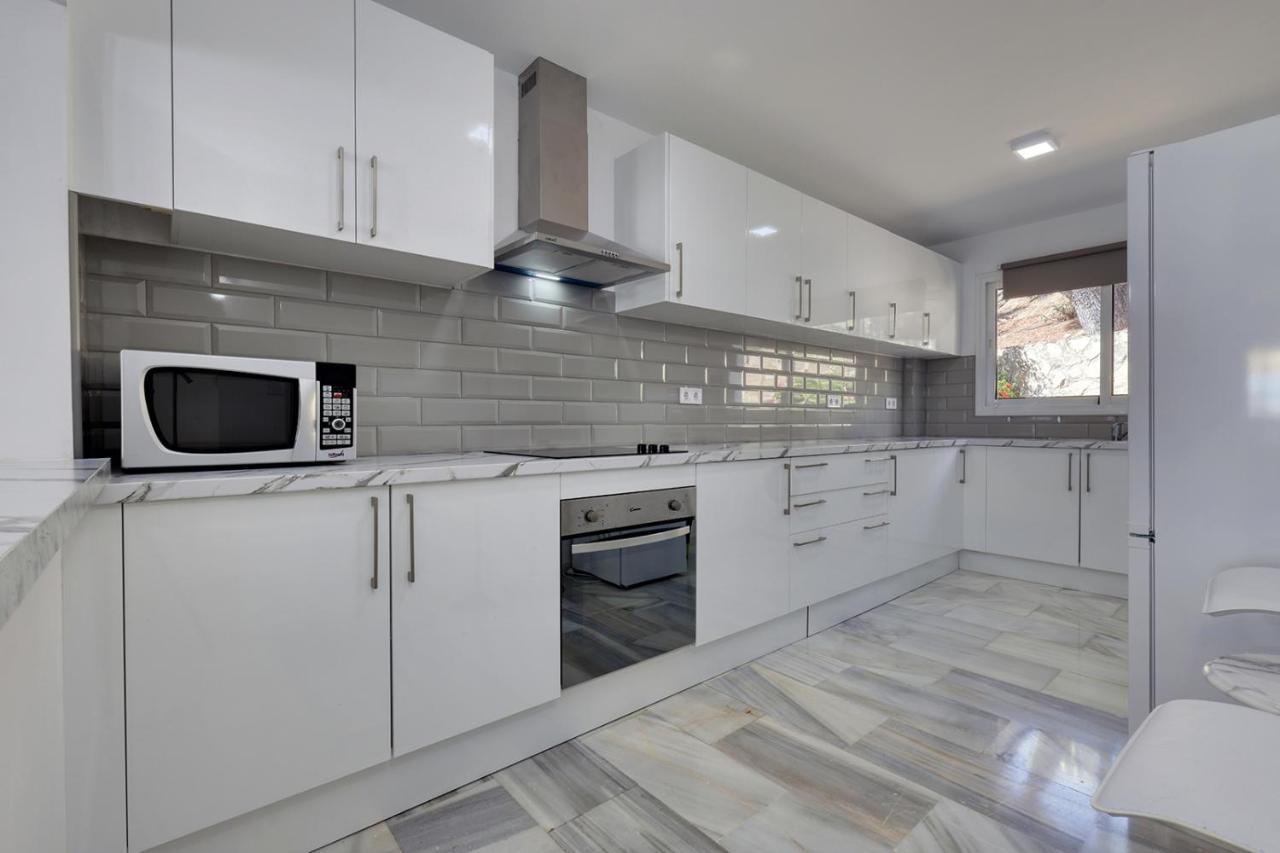 Quaint 2 Bedroom Townhouse With Pool Close To Sea! Benalmádena Extérieur photo