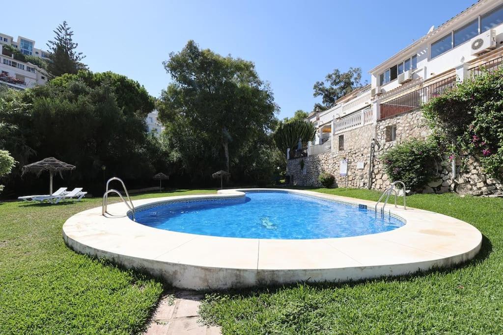 Quaint 2 Bedroom Townhouse With Pool Close To Sea! Benalmádena Extérieur photo