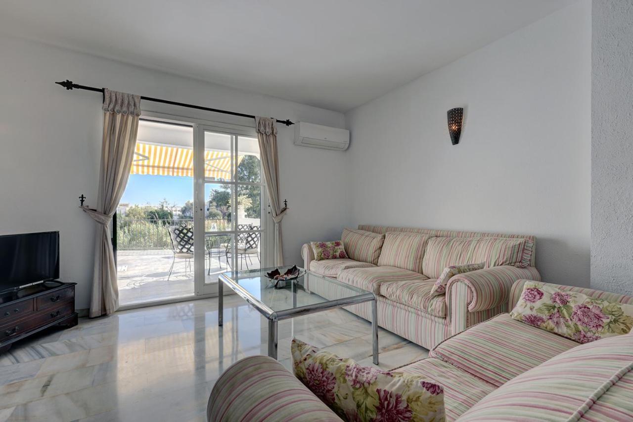 Quaint 2 Bedroom Townhouse With Pool Close To Sea! Benalmádena Extérieur photo