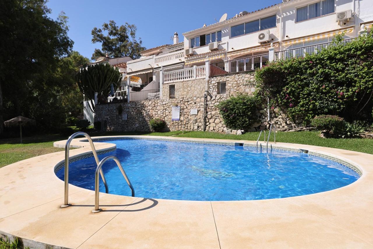 Quaint 2 Bedroom Townhouse With Pool Close To Sea! Benalmádena Extérieur photo