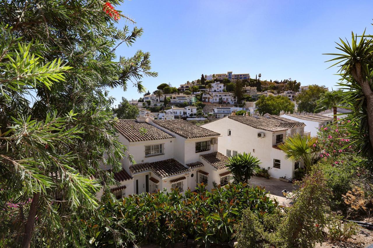 Quaint 2 Bedroom Townhouse With Pool Close To Sea! Benalmádena Extérieur photo