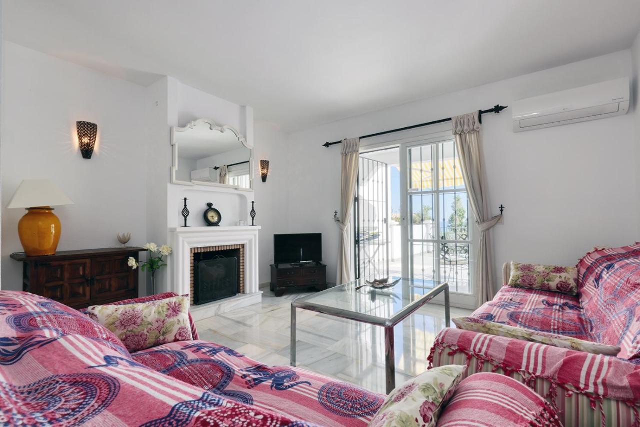 Quaint 2 Bedroom Townhouse With Pool Close To Sea! Benalmádena Extérieur photo