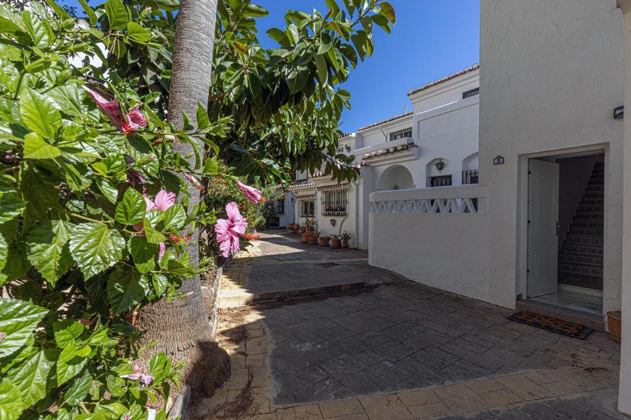 Quaint 2 Bedroom Townhouse With Pool Close To Sea! Benalmádena Extérieur photo