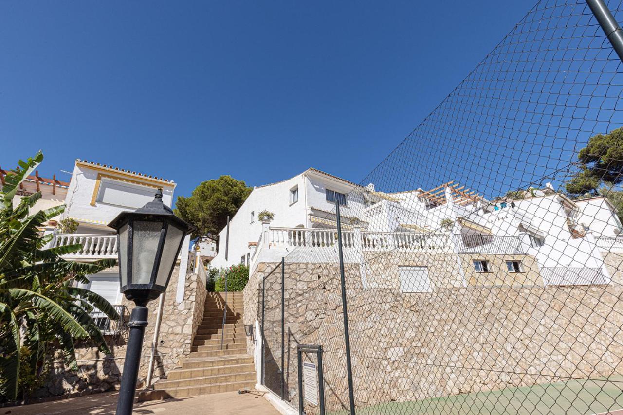 Quaint 2 Bedroom Townhouse With Pool Close To Sea! Benalmádena Extérieur photo