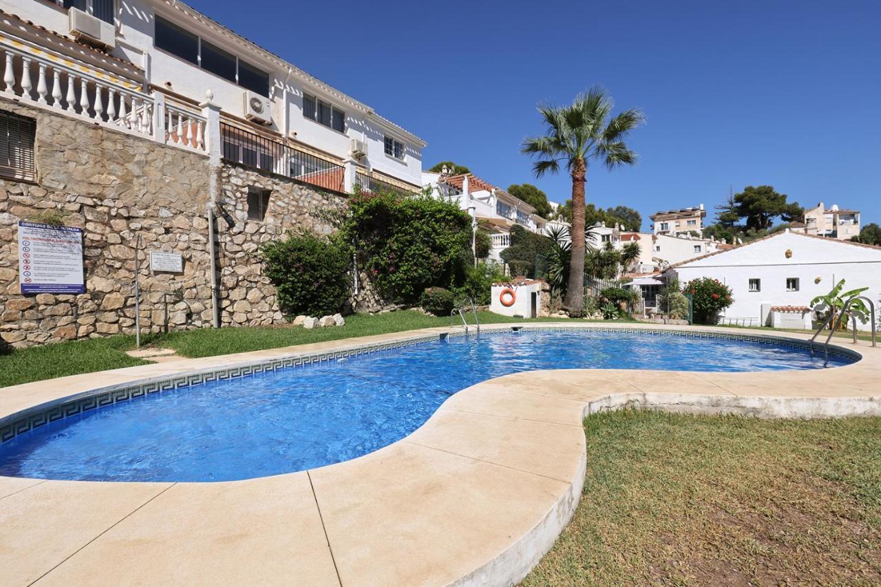 Quaint 2 Bedroom Townhouse With Pool Close To Sea! Benalmádena Extérieur photo